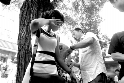 【beat365平台入口】宝丰二高隆重举行2019年秋季国家资助银行卡发放仪式(图2) 【beat365平台入口】宝丰二高隆重举行2019年秋季国家资助银行卡发放仪式(图2)